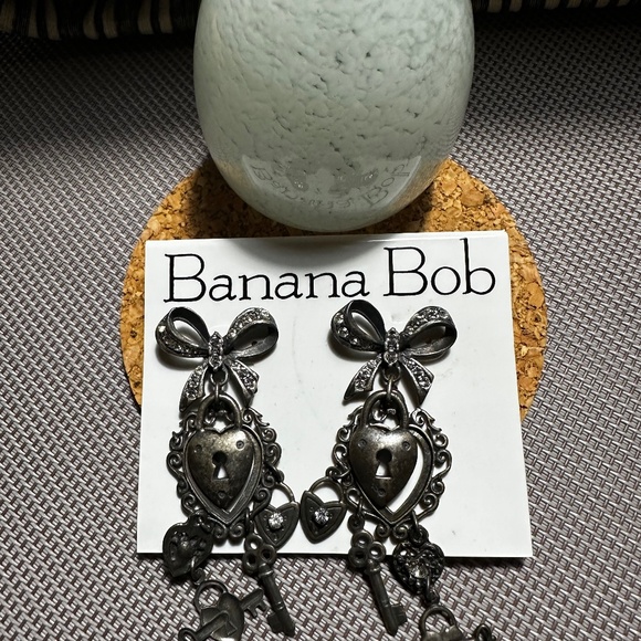 Banana Bob Vintage Earrings - Picture 1 of 5